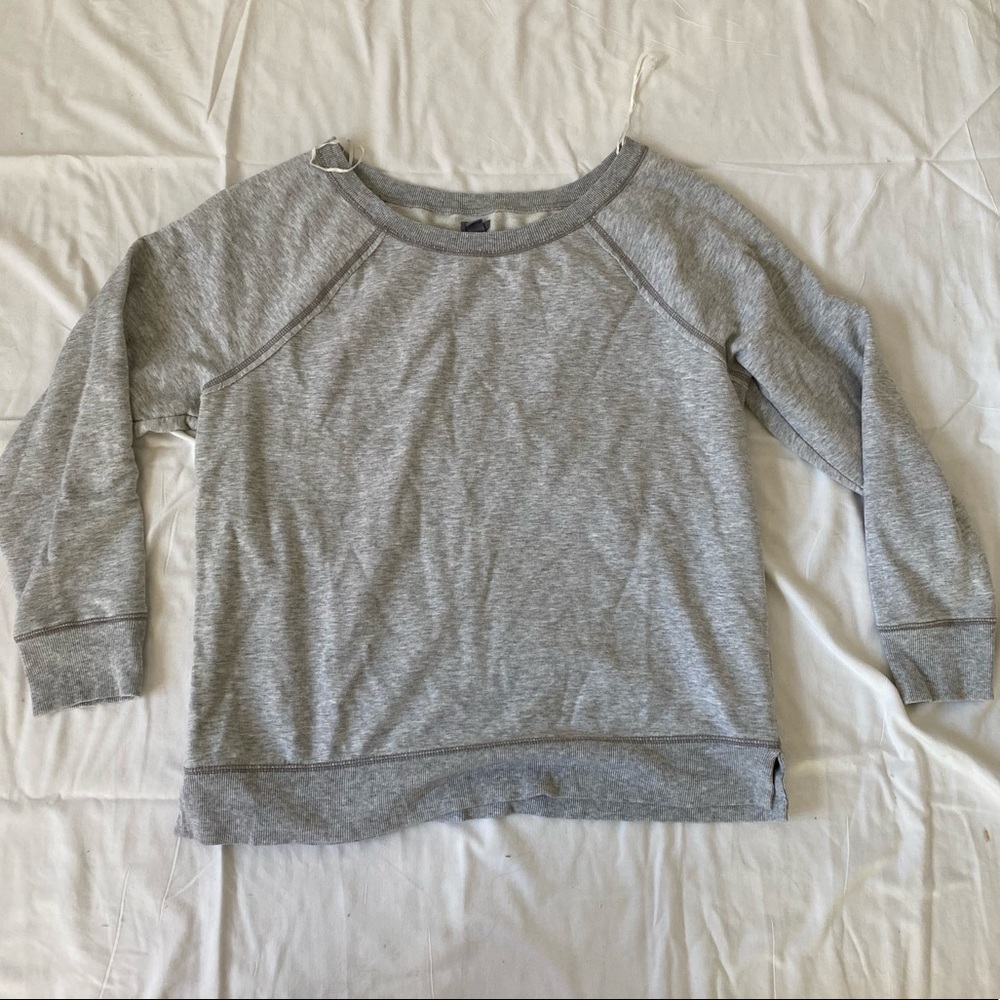 EUC - Aerie grey crew neck sweater
